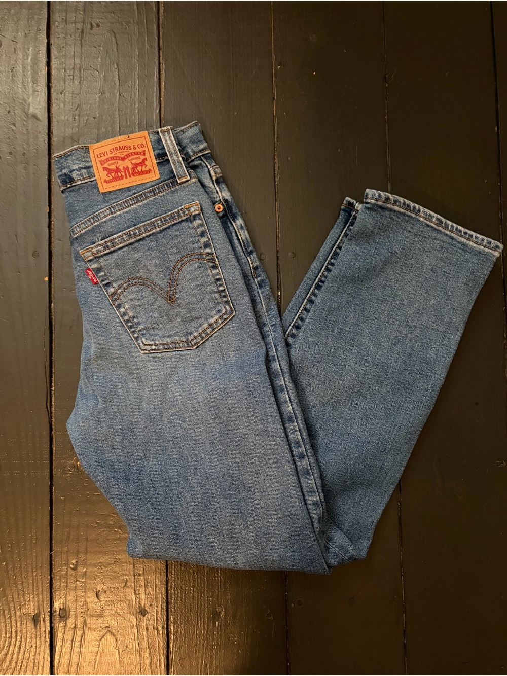 NWOT - Women’s Levi’s Wedgie Straight jeans 26